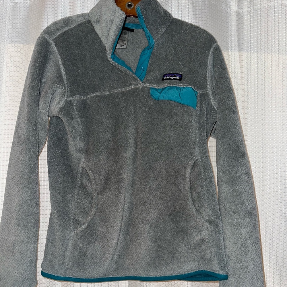 Patagonia popover with snap buttons
